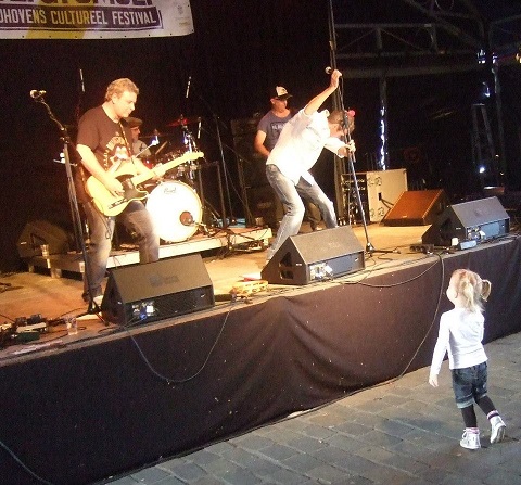 hello george cult tumult veldhoven stage 3