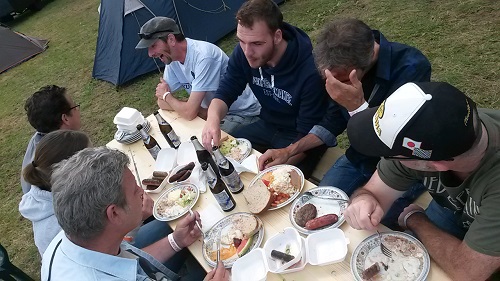 hello george kuylkamp 2014 gezellige tafel bbq
