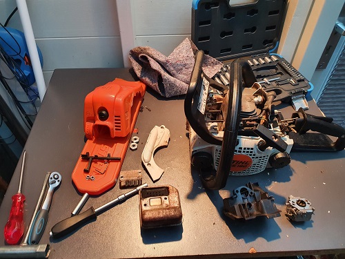 stihl ms 180 voor een groot deel uit elkaar