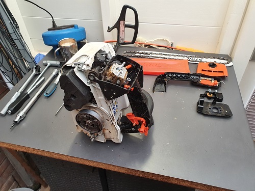 onderhoud kettingzaag stihl ms193t met veel vuil