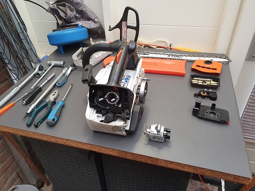 onderhoud stihl ms193t, carburateur verwijderd en schoon