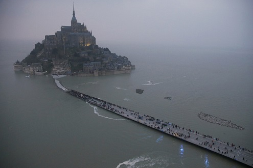 mont saint michel half water