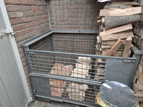 lege bak aanmaakhout januari 2026